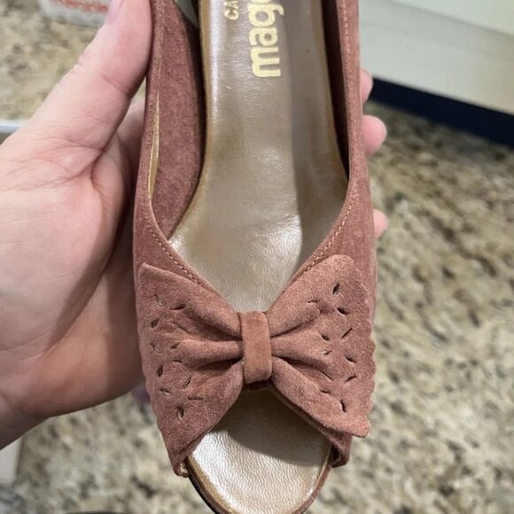 Vintage California Magdesians Women’s Suede Peep Toe Wedge Heels Bow Size 6M - Picture 8 of 15
